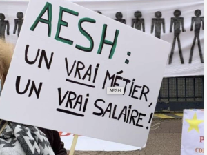 Nouveautés AESH : rémunérations, CDI à 3 ans et ARE